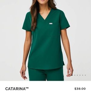 Figs catarina one pocket top. Hunter green